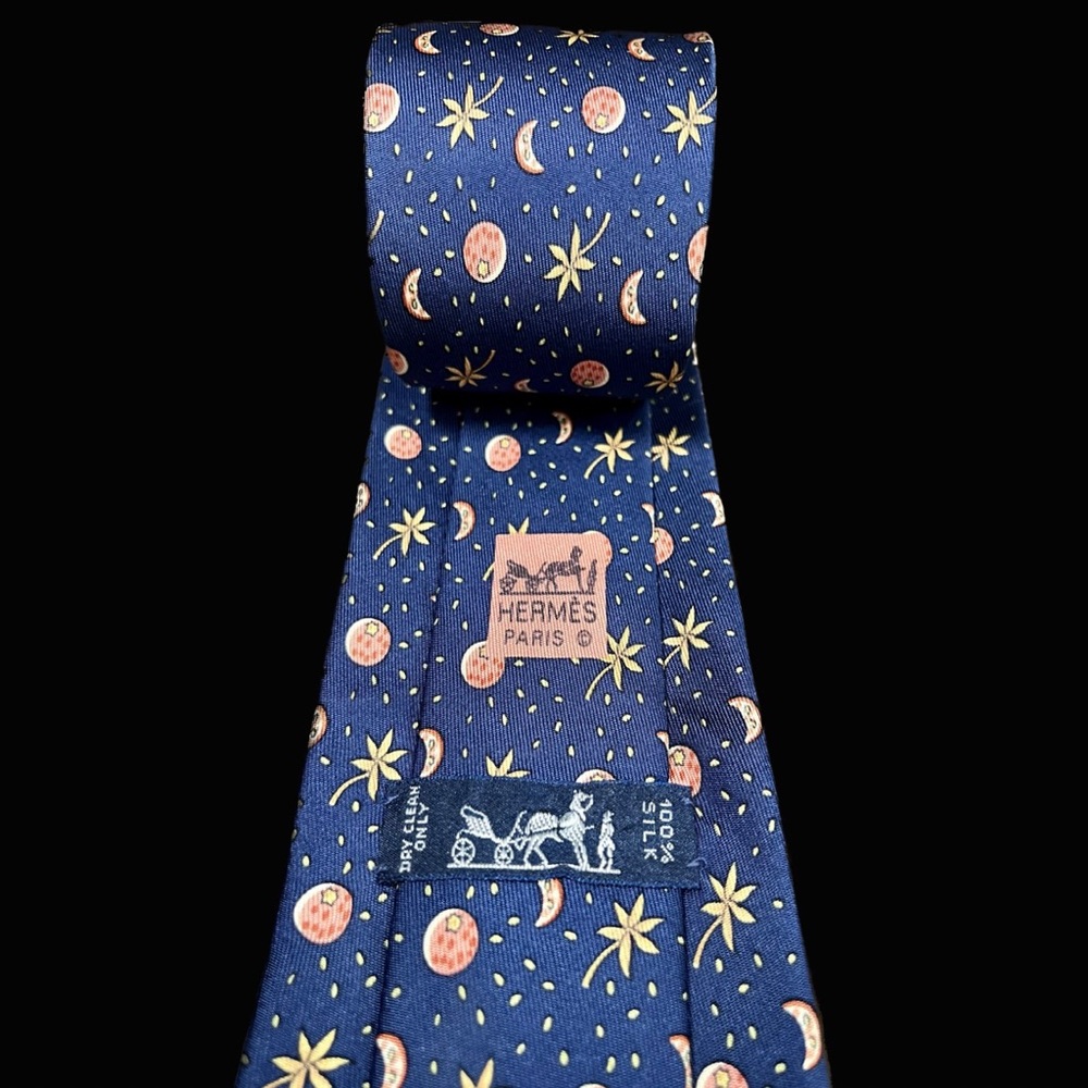 ***SOLD*** HERMES - EUC - Blue Silk Tie with Leaves and Moon Motif. - Picture 6 of 8